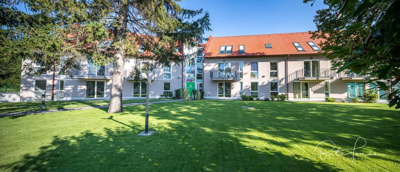 Fresh Garden Apartments Шиофок Экстерьер фото